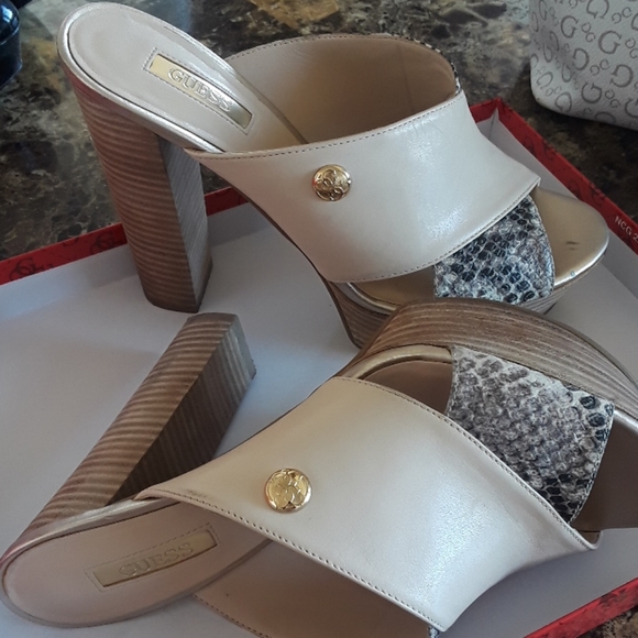 Shoe - Picture 2 of 3